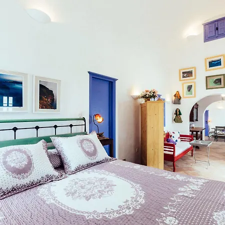 Villa Aegagros Caldera Megalochori (Santorini)