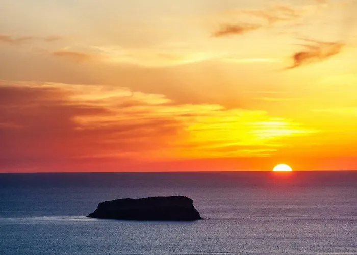 Santo Blue Santorini Caldera View Luxury 3* Megalochori (Santorini)